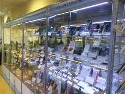 Средства разработки и отладки широко представлены на витринах в магазине Терраэлектроники