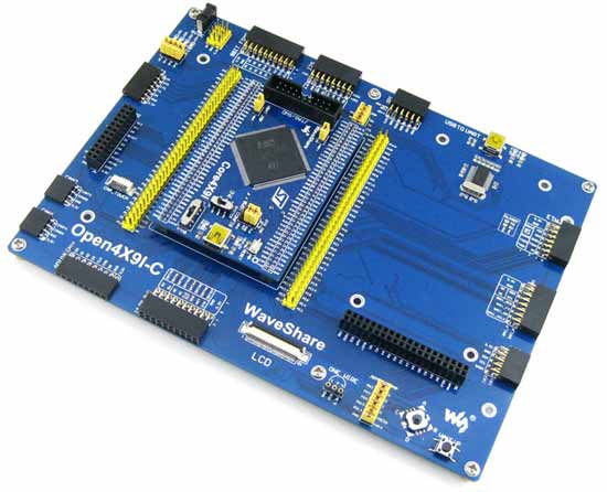  Встраиваемый модуль Core429I, установленный в материнскую плату