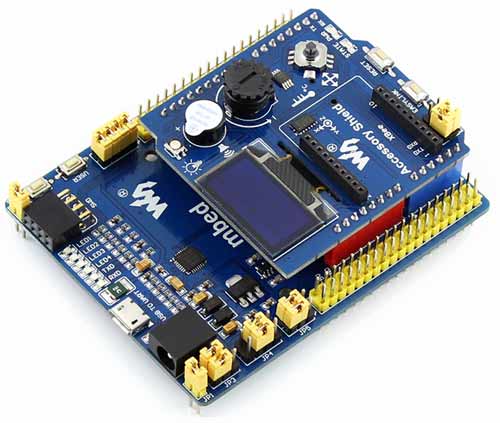 Отладочная плата XNUCLEO-F030R8 с установленной платой расширения Accessory Shield