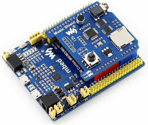 Отладочная плата XNUCLEO-F302R8 с установленной платой расширения Music Shield