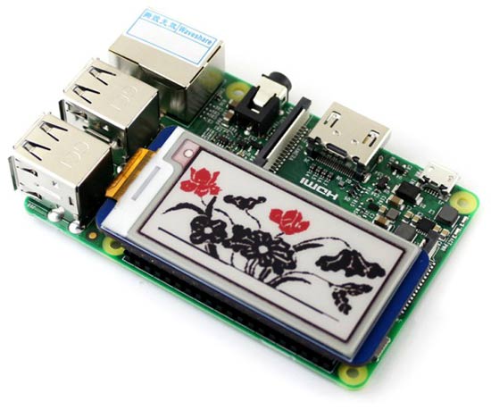 Дисплейный модуль 2.13inch e-Paper HAT [B], подключенный к Raspberry Pi
