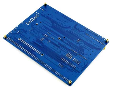Отладочная плата Compute Module IO Board Plus. Вид снизу